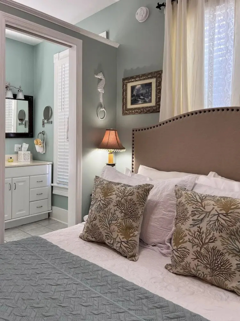 Victorian House Bed & Breakfast