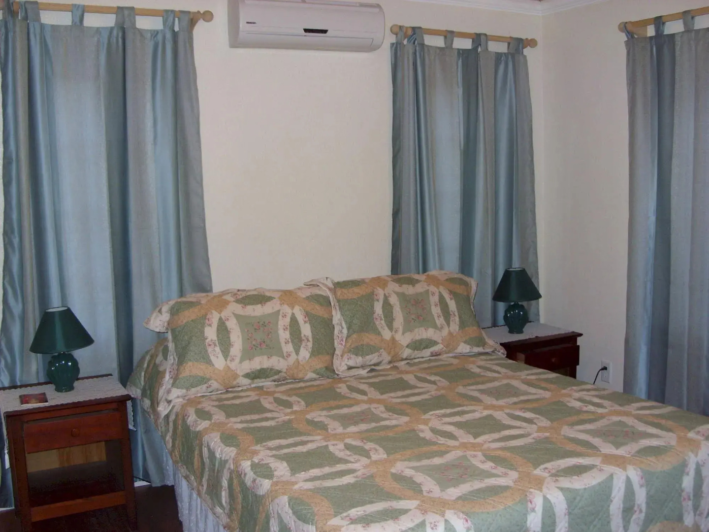 Island Seaside Suites