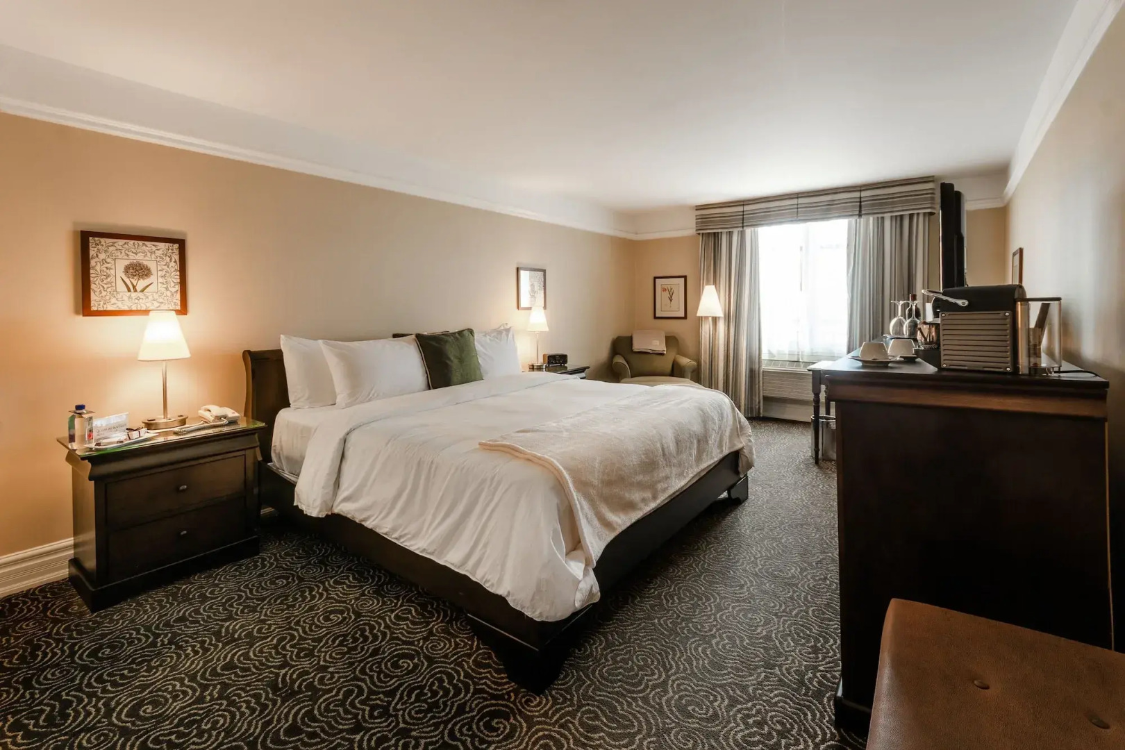 Le St-Martin Hotel & Suites Laval