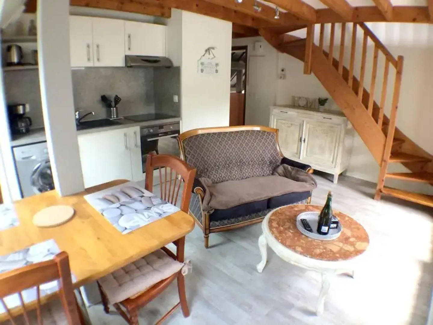 Apartment With one Bedroom in Vannes, With Furnished Balcony - 5 km Fr