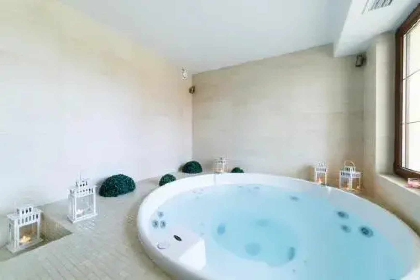 Sanvit Lake Resort & Spa