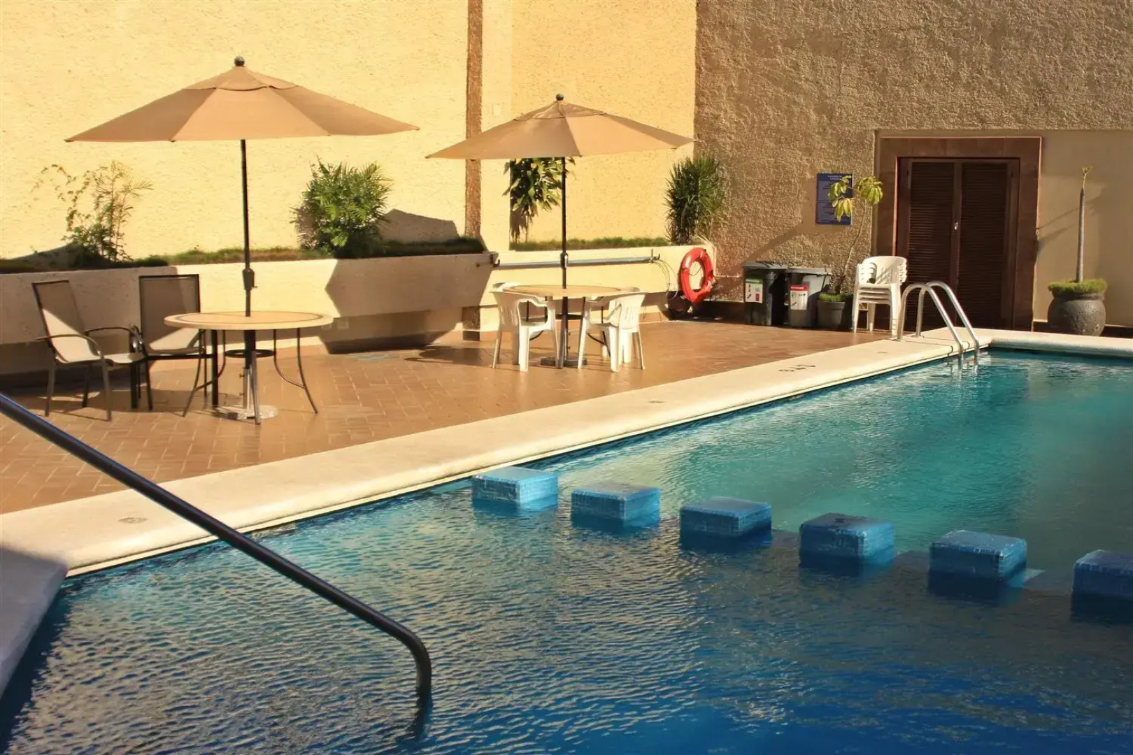 Hafersons Inn Hotel & Suites