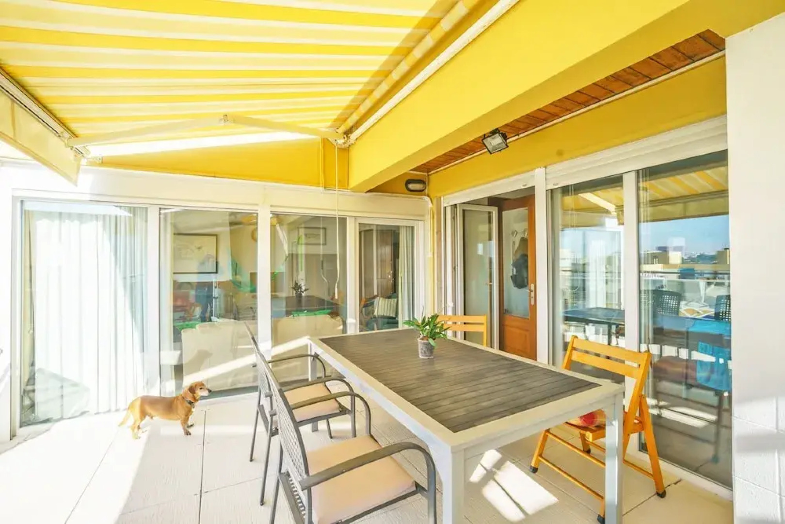 Seafront Condo & Big Terrace