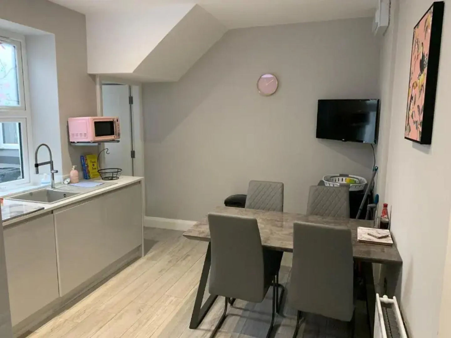 Luxurious Fully-equipped Seafront Apartment