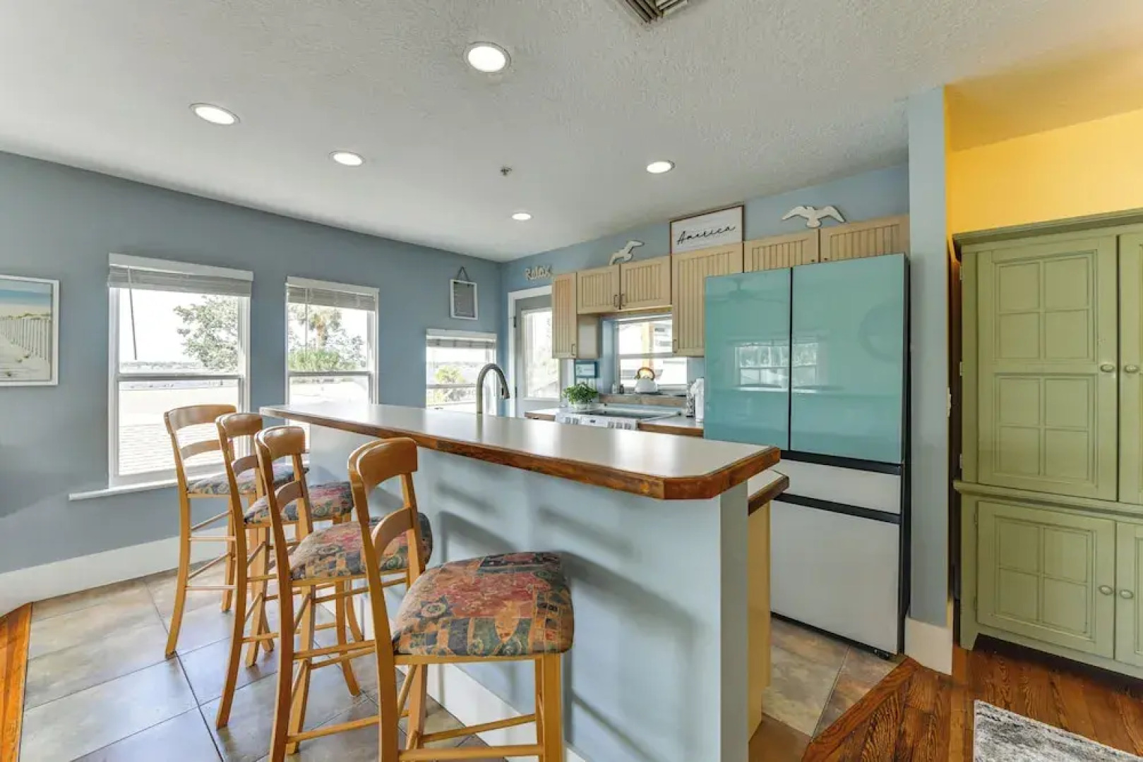 Manatee River Views: Palmetto Paradise w/ Fire Pit