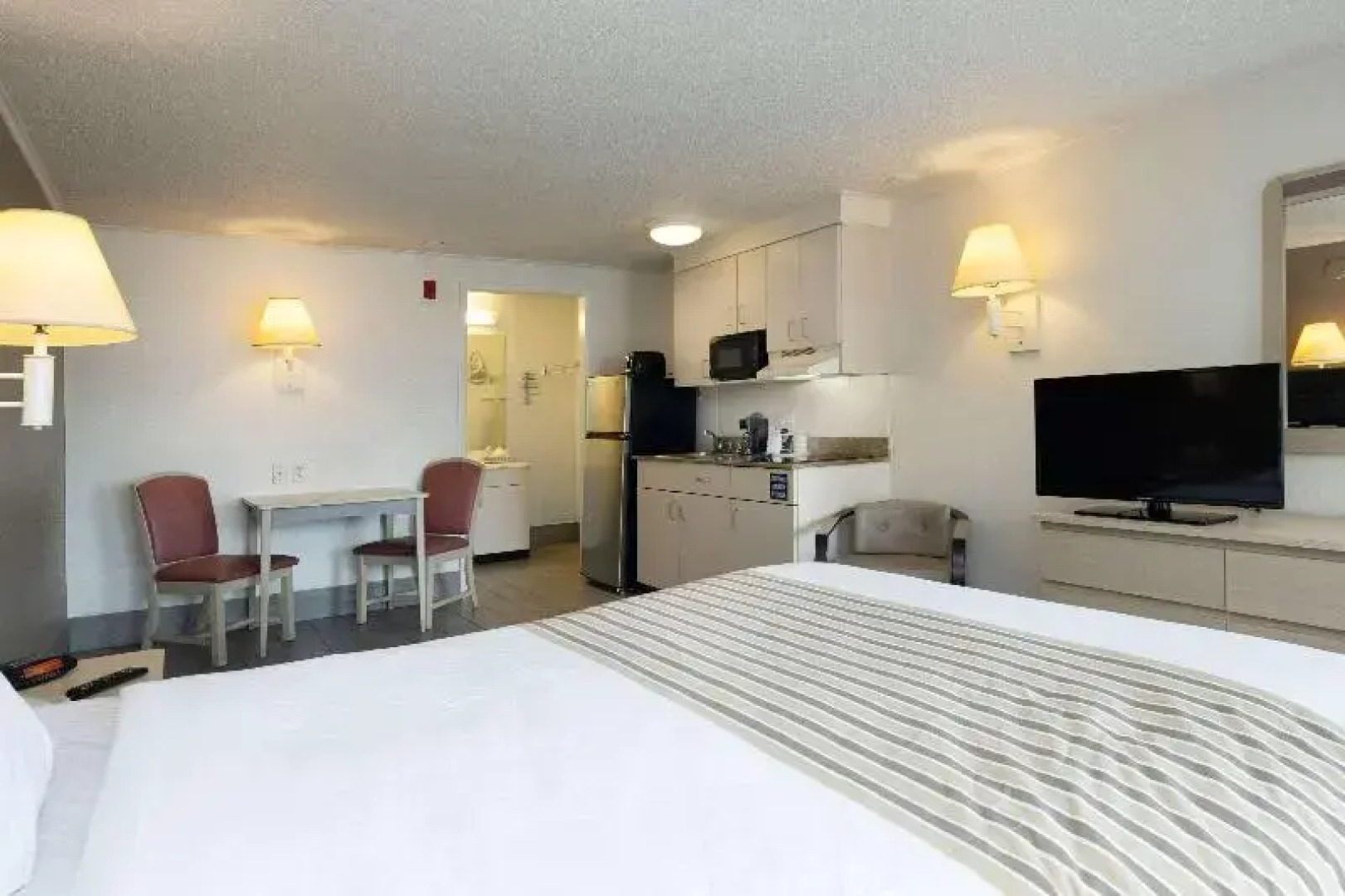 Suburban Studios Mentor - Cleveland Northeast