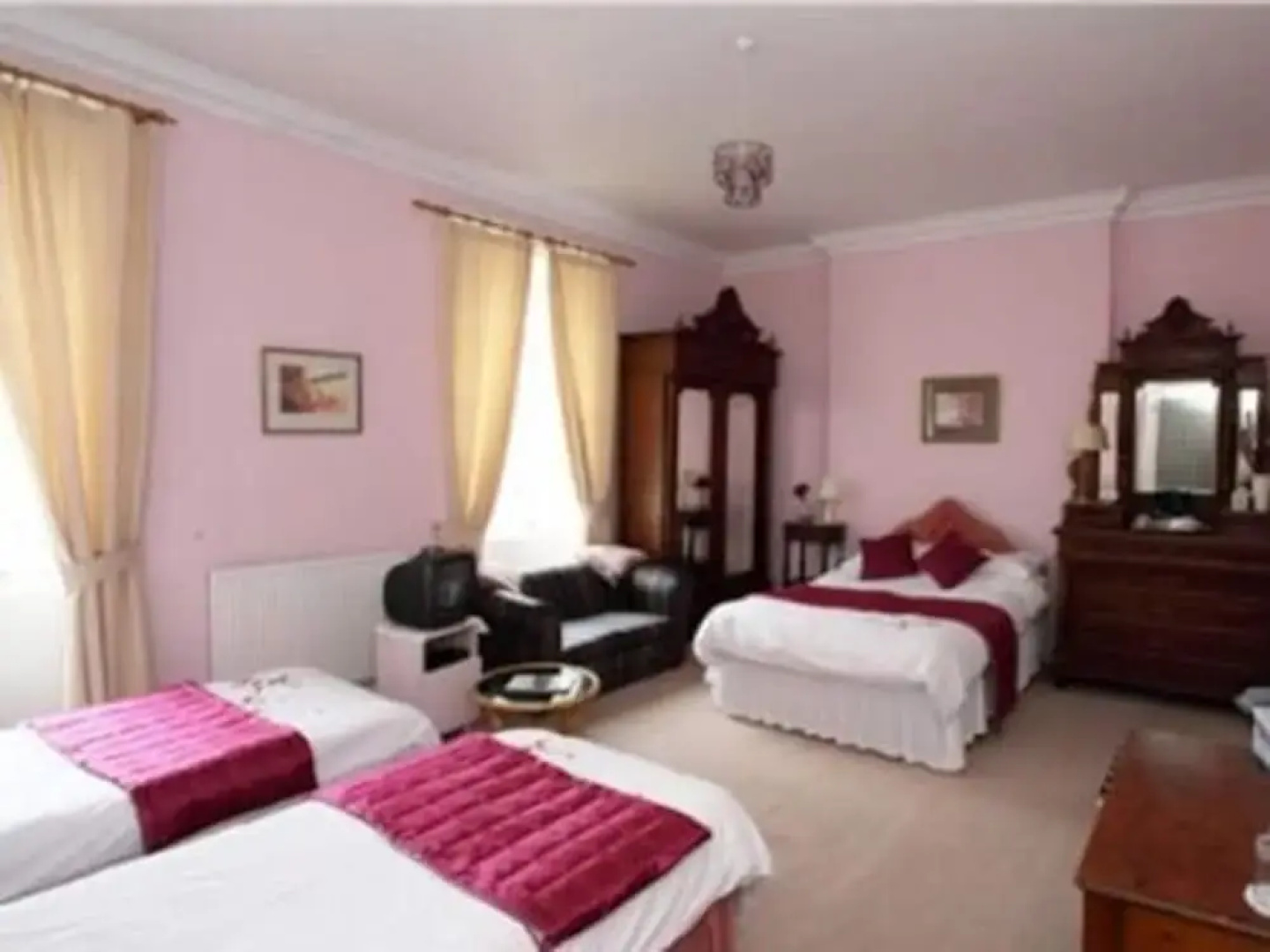 The County Hotel
