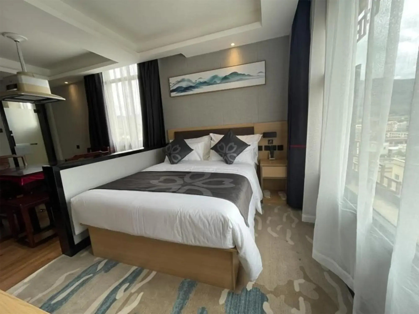 Feronia Hotel Sichuan Ganzi Baita Park