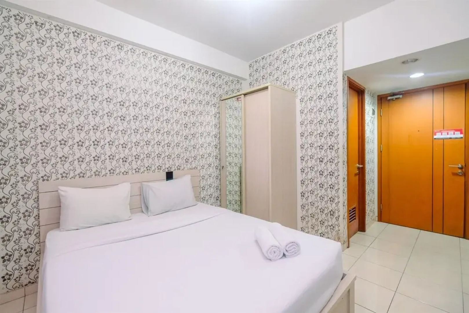 Fully Furnished with Comfortable Design Studio Apartment Margonda Residence 5