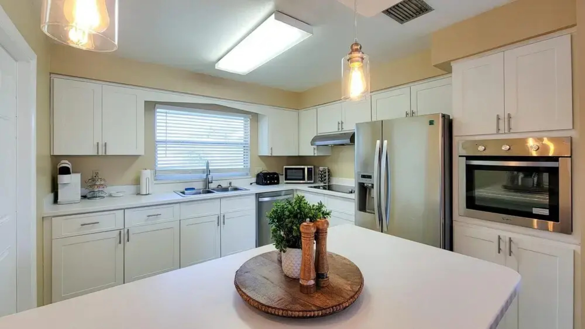 NEW Retro Relaxation in Stylish Rockledge Oasis