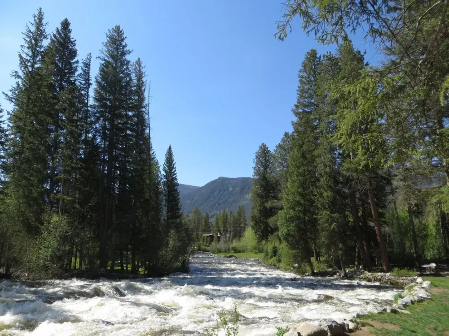 The Historic Rapids Lodge and Restaurant