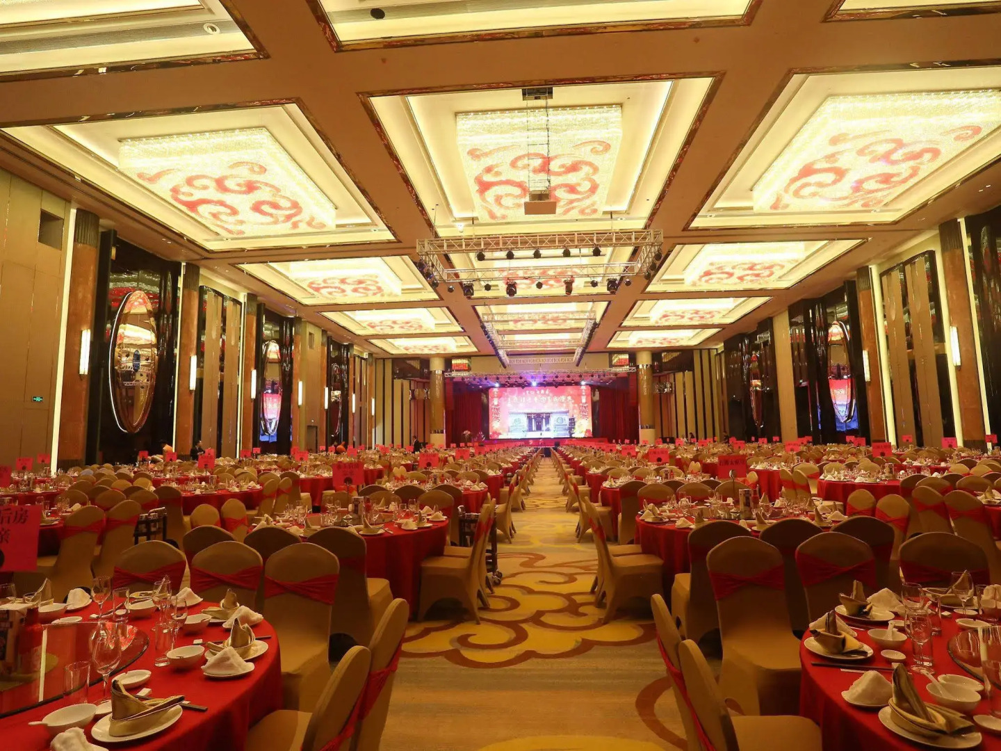 Pullman Shishi Mattison