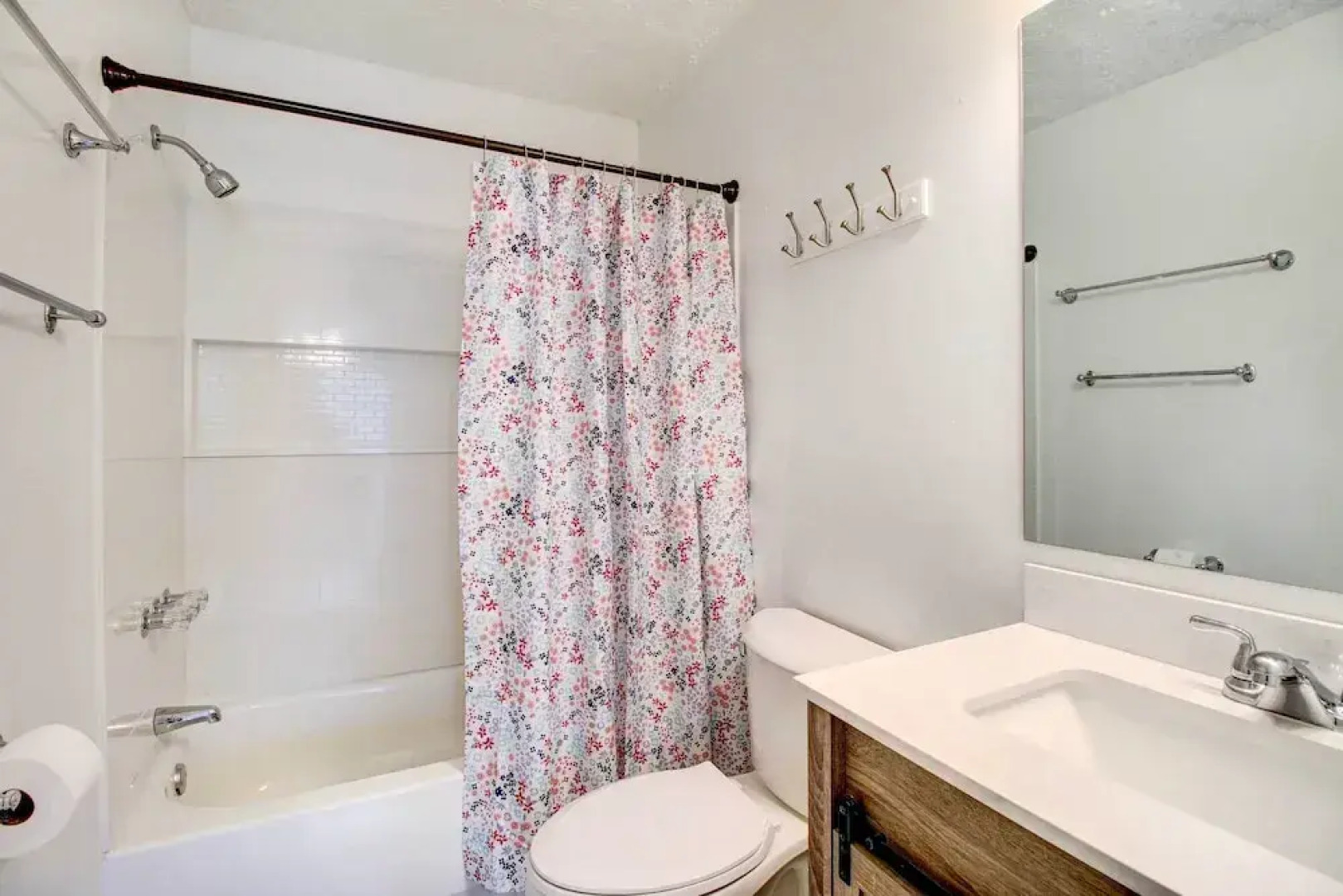 Peaceful Savannah Home - 11 Mi to Beaches!