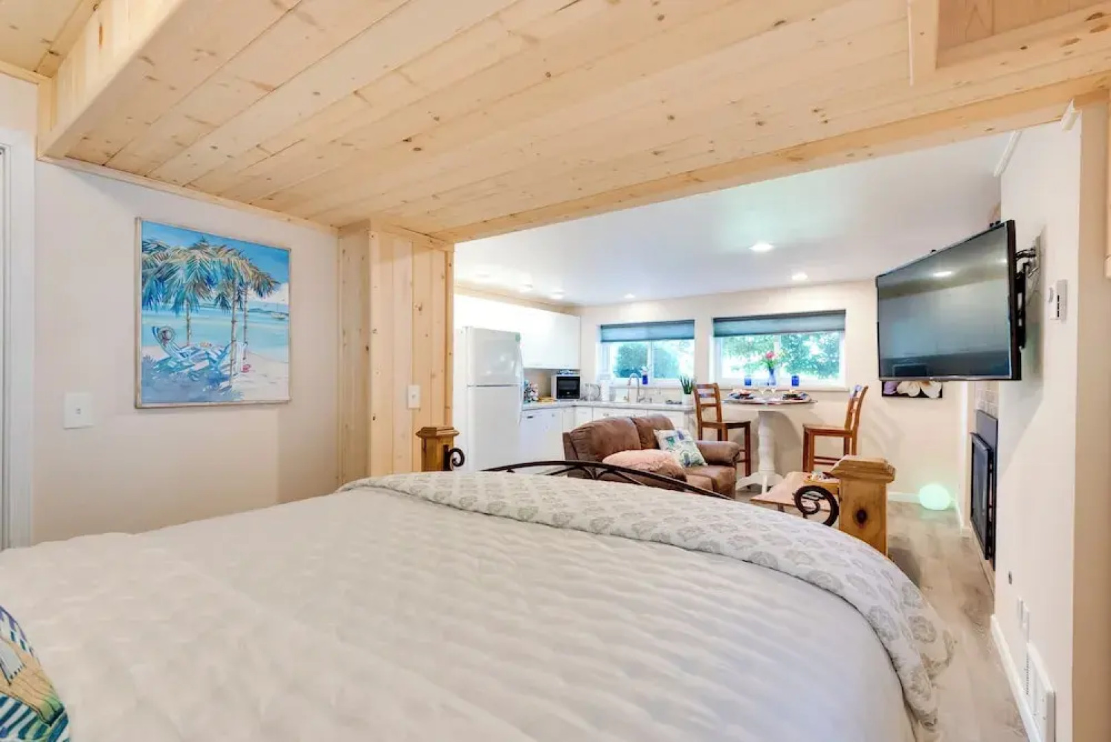 2 Mi to St Edward State Park: Ground-level Studio