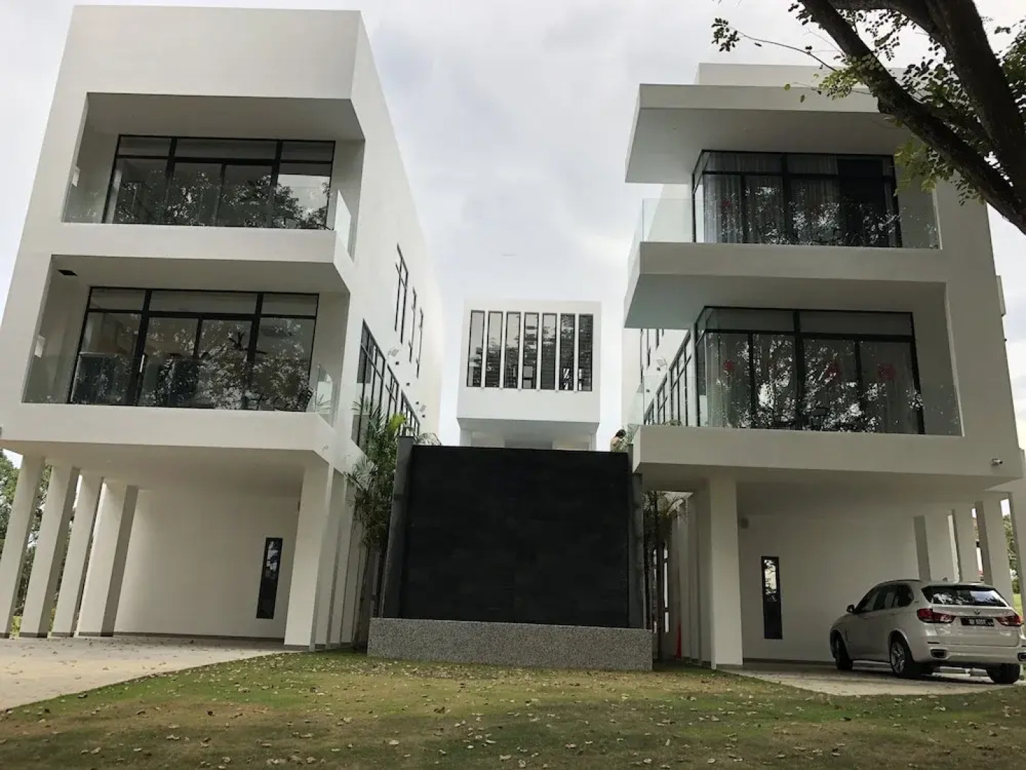 The Dahlias Luxury Residence