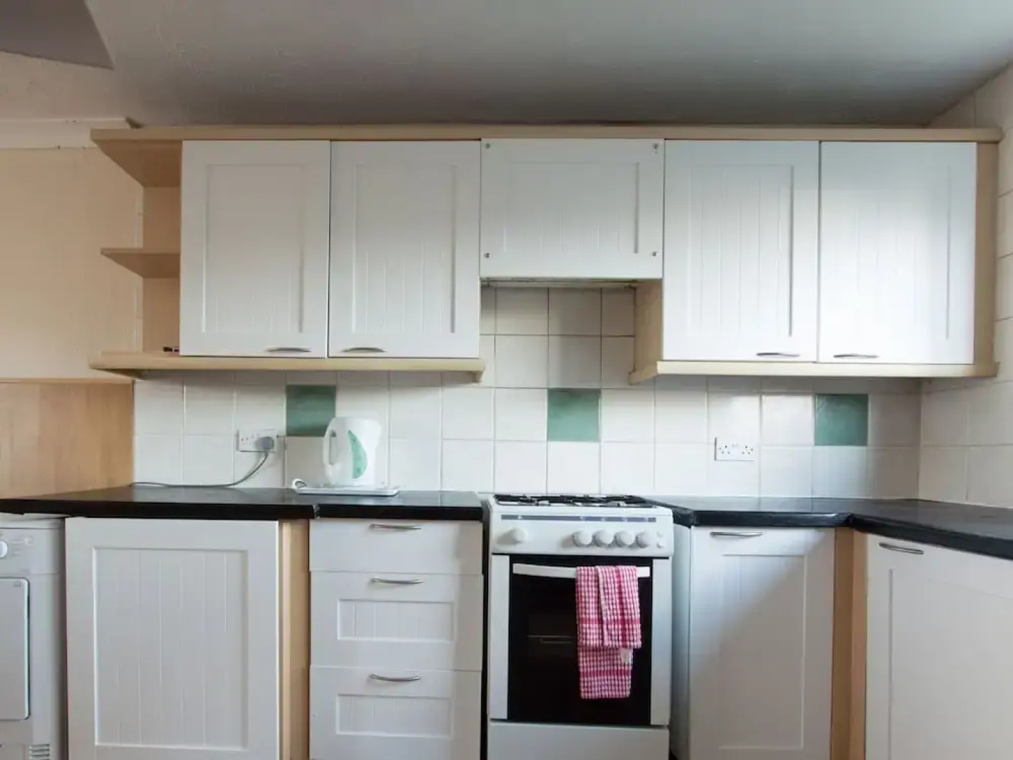 Alluring Holiday Home in Livingston near Town Center