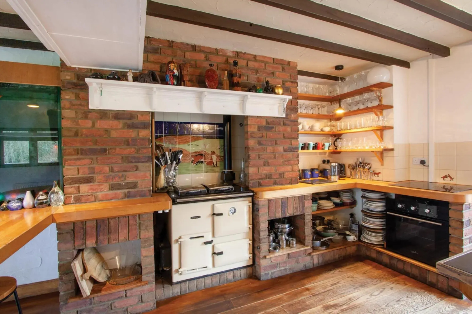 The Lake House Retreat - 7 Bedroom Holiday Home - Sleeps 20 - Southgate