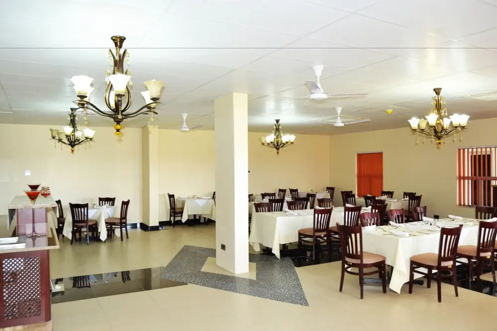 Thakadu Hotel, Casino & Conference Centre