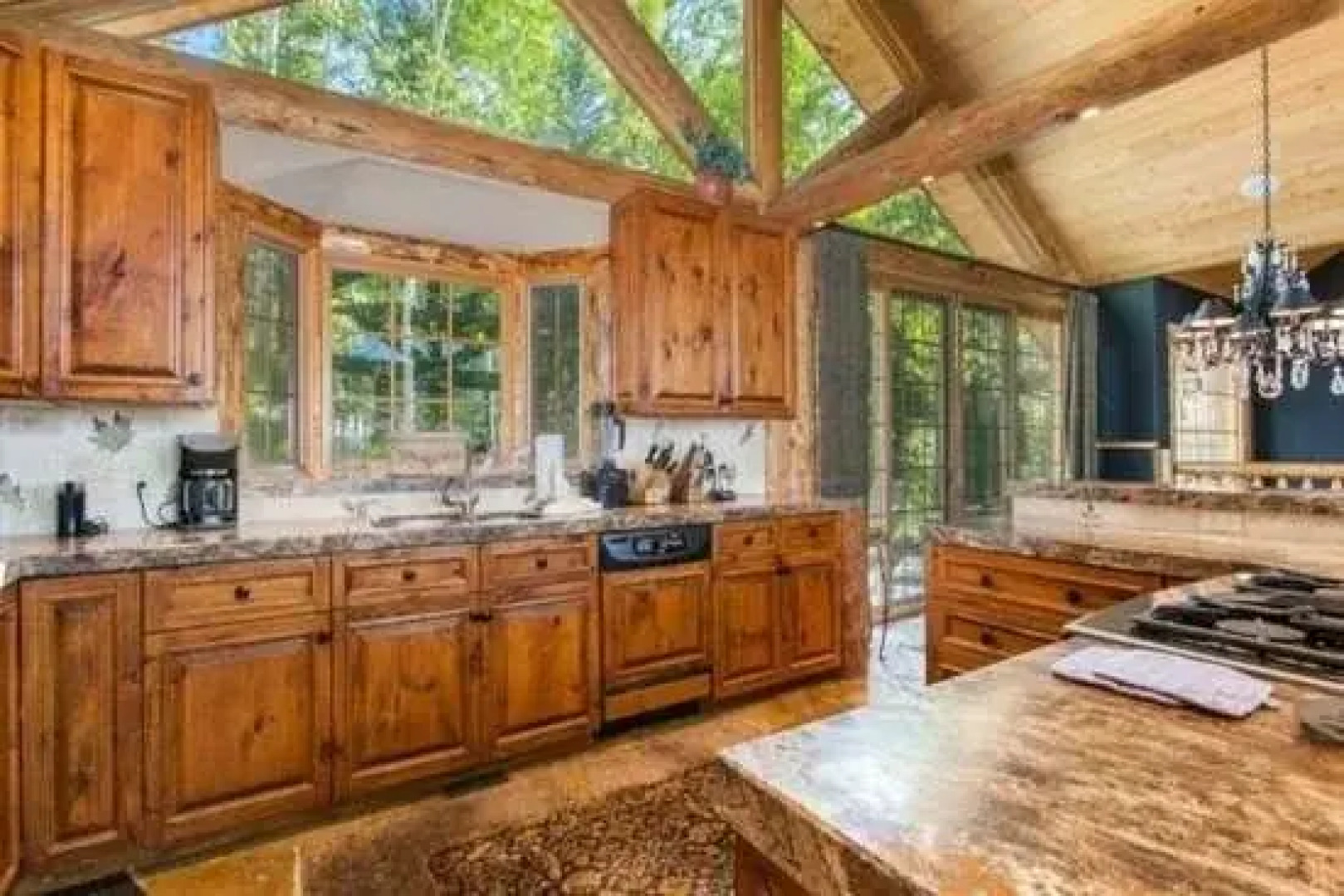 Tall Timbers Lodge - 5 Bedrooms Home