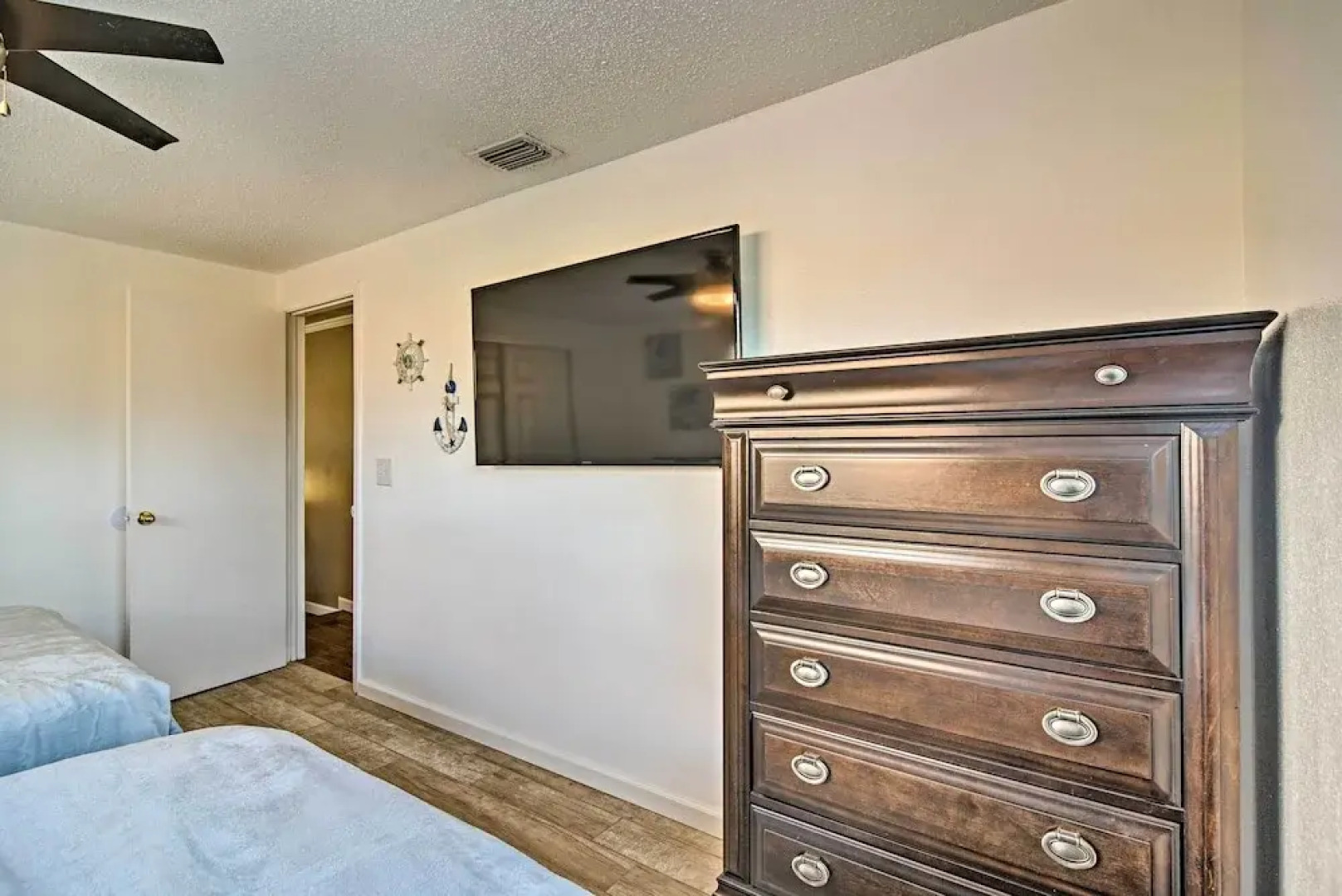 Idyllic Largo Escape w/ Private Pool & Lanai!