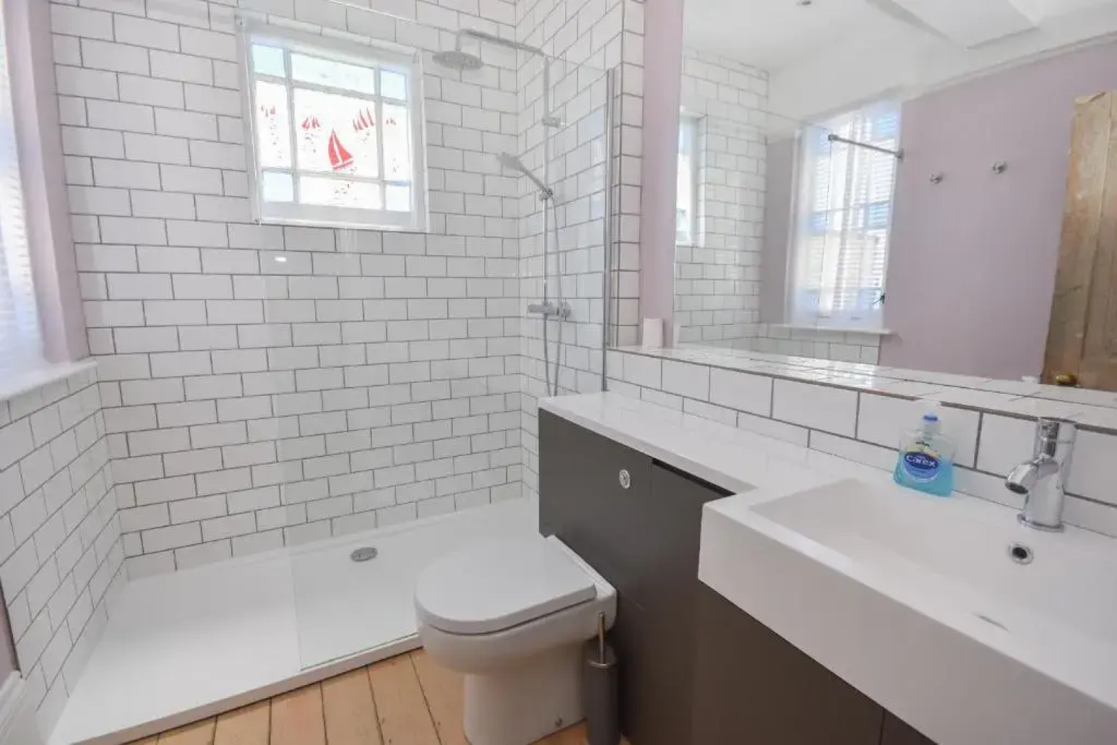 Arden Villa Sleeps 8 Moments From the Golden Sandy Beach of Ryde