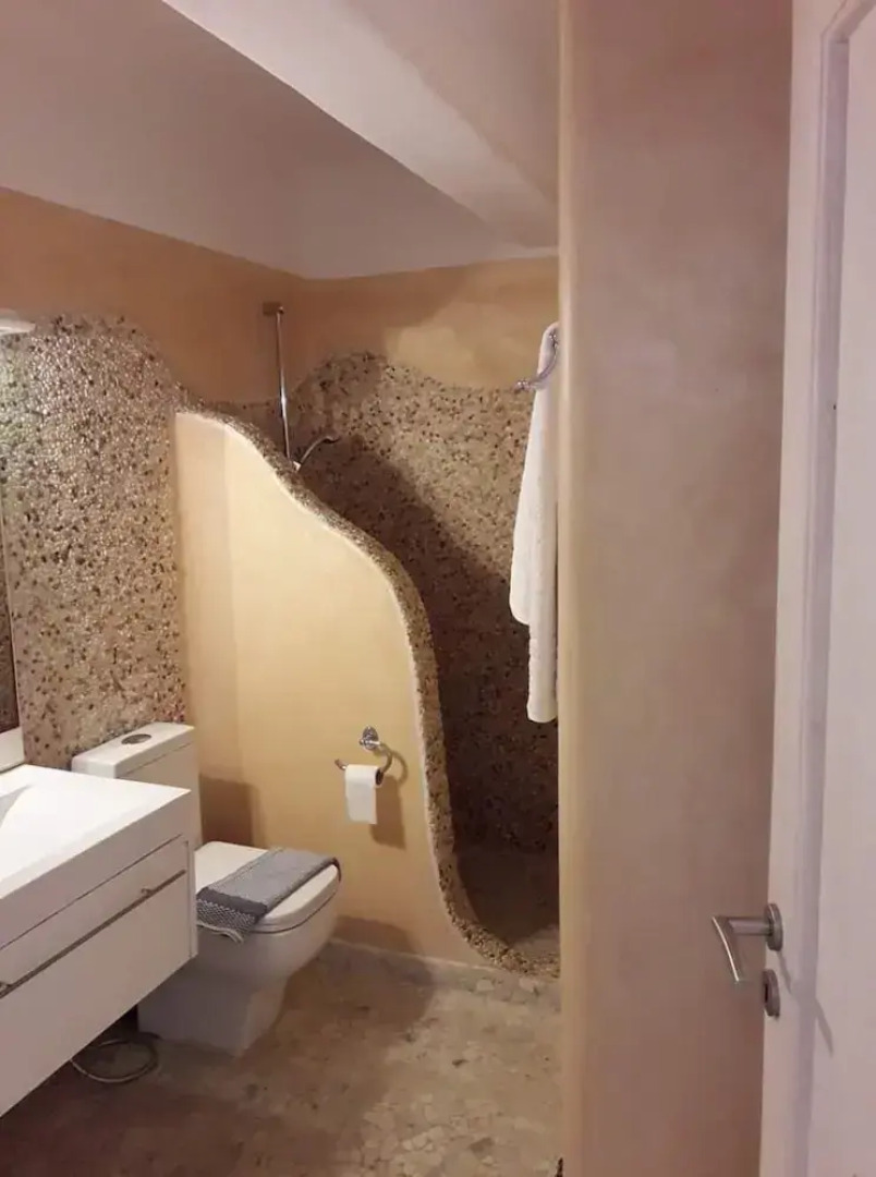 HELEN HOUSE-Minimal Perfection