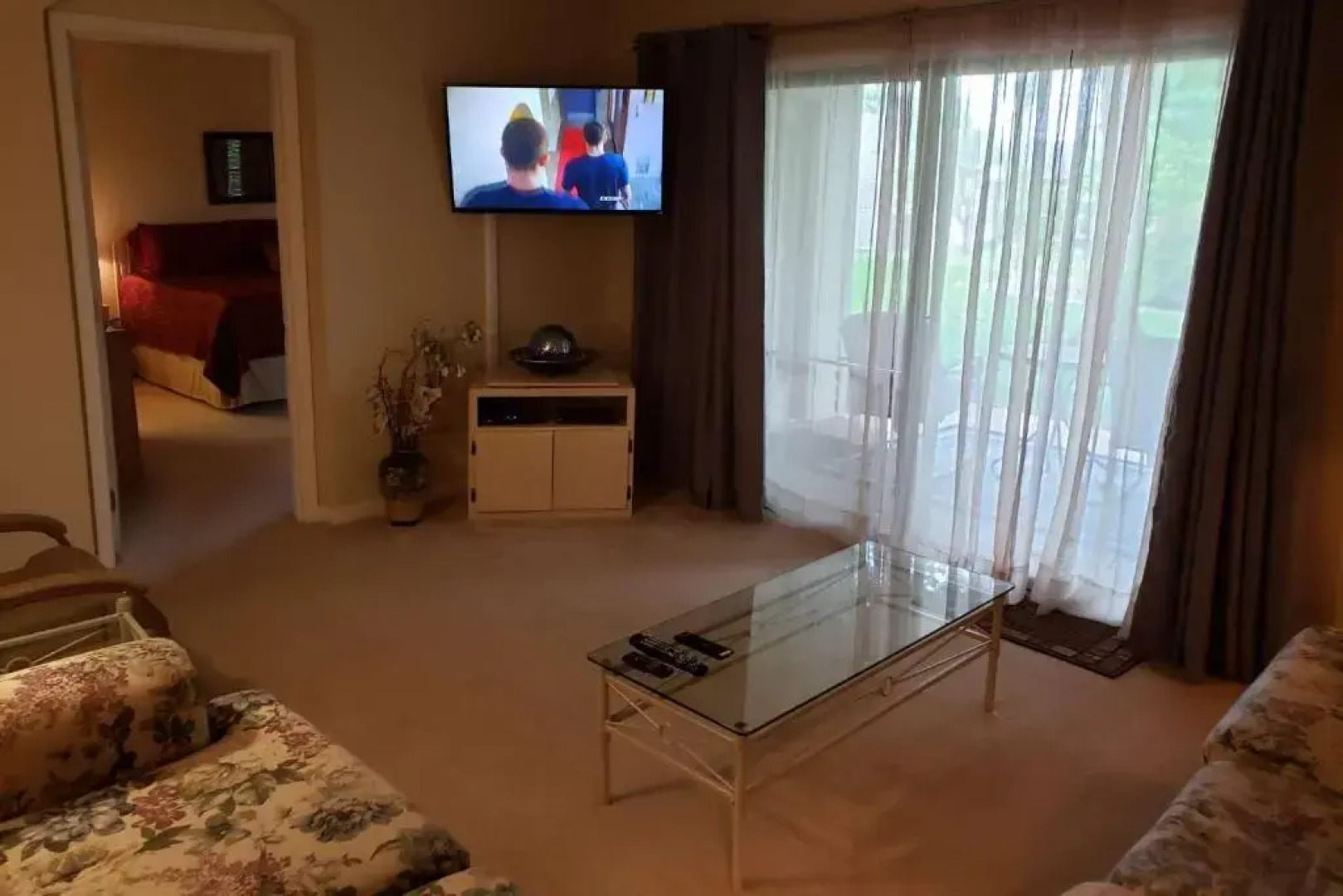 Foothill's Luxury 2BDR Ground Floor Condo in 1000 Hill's