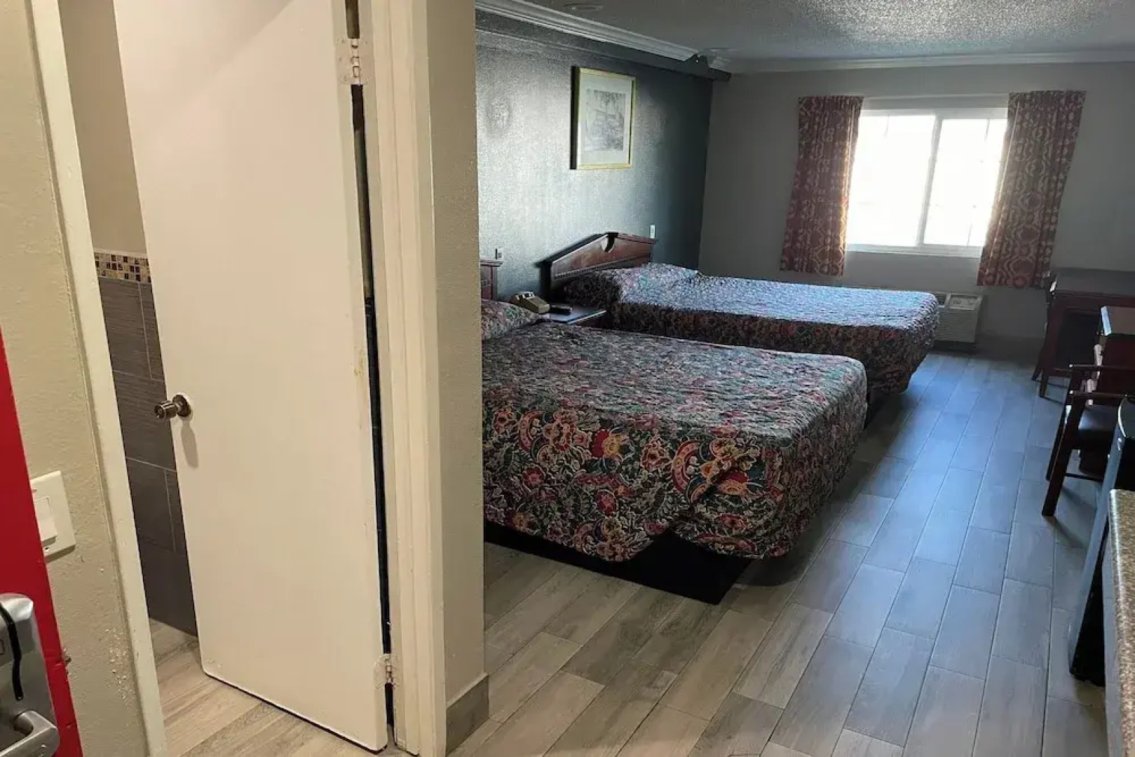 Passport Inn & Suites Corona Hotel