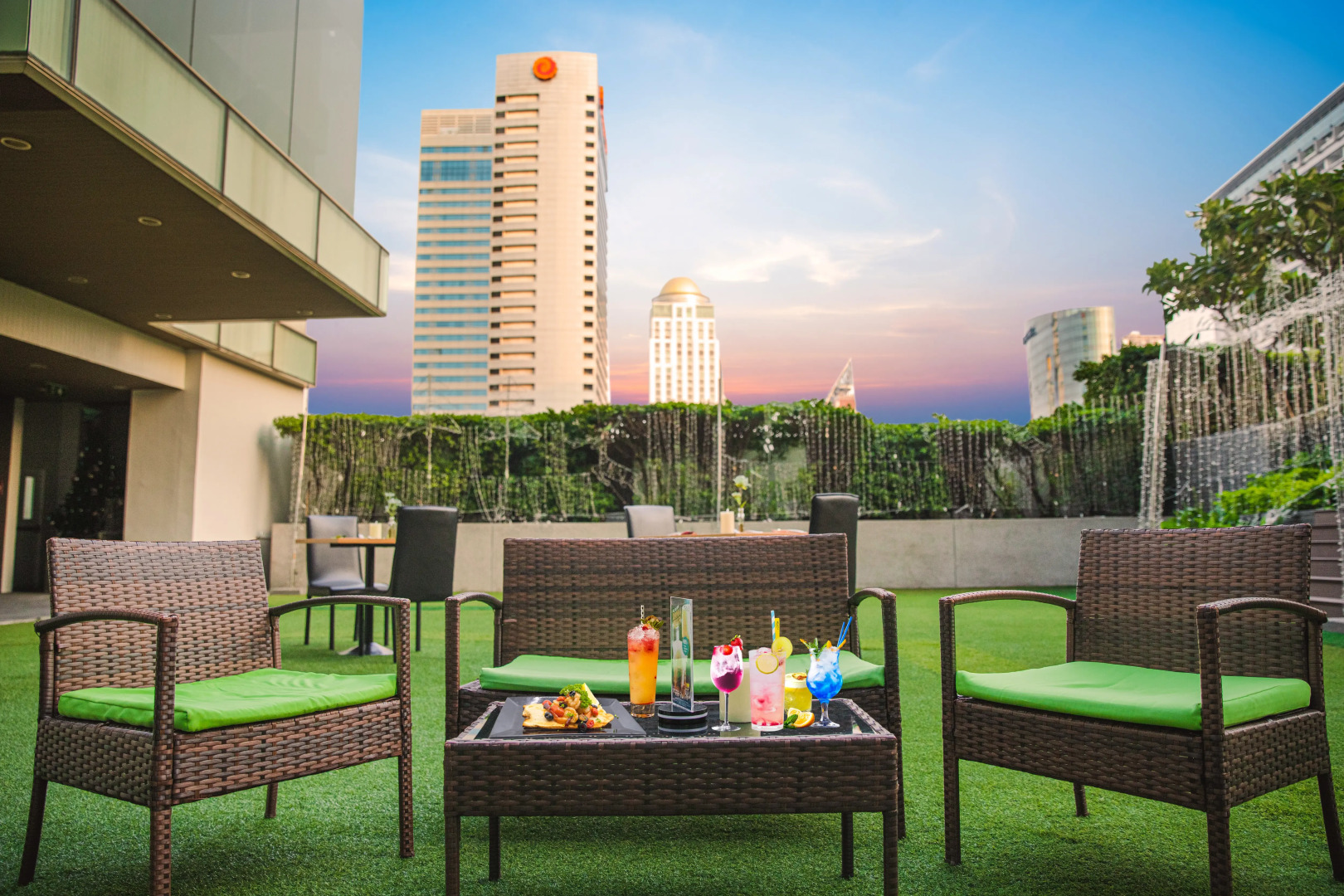 VELA Dhi GLOW Pratunam