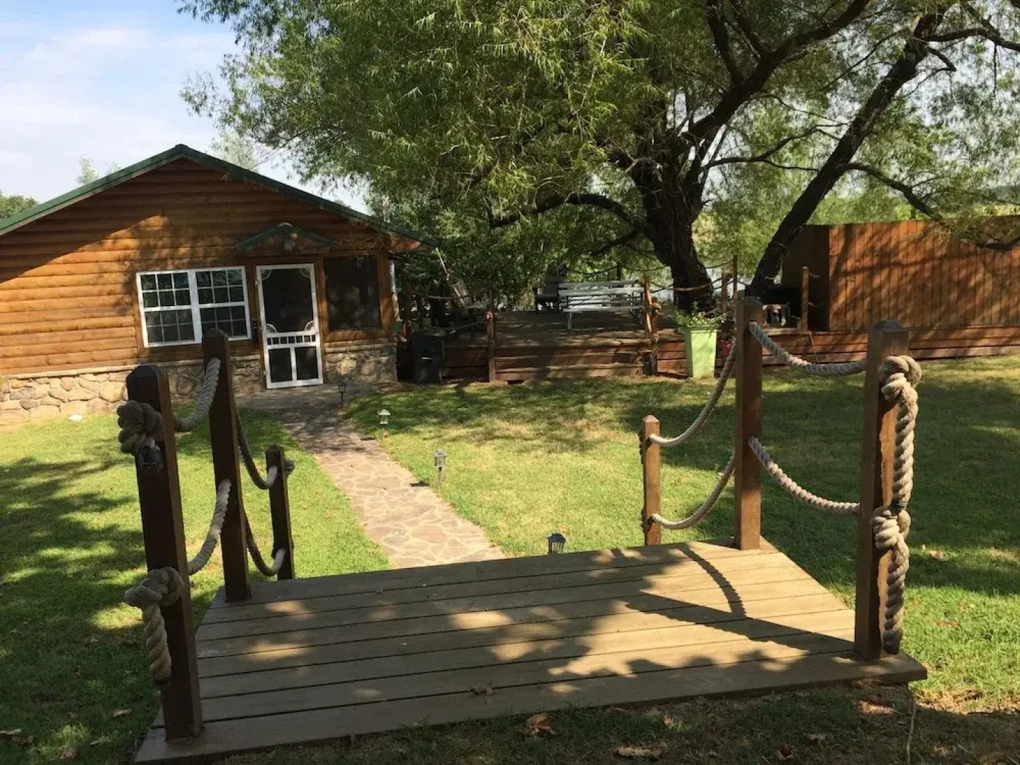 Whip Or Wheel Cabins