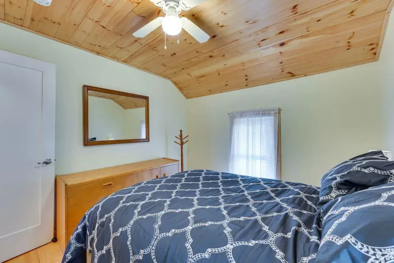 Inviting Chittenden Apartment Near Pico Mountain!