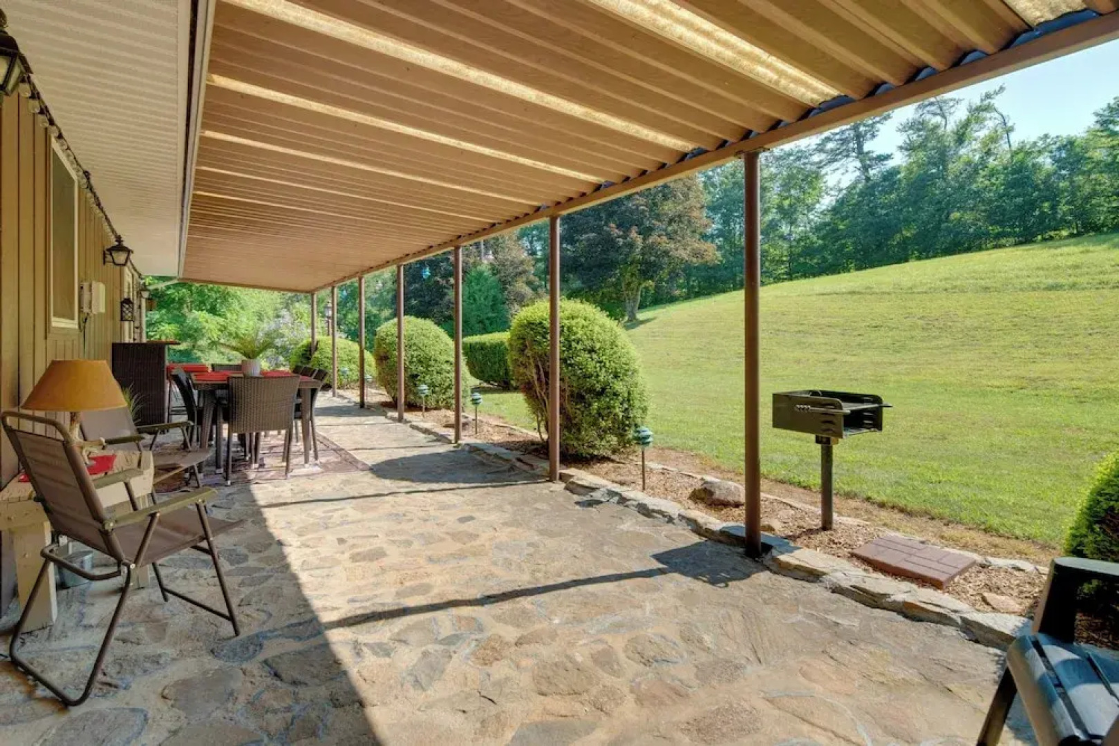 11 Mi to Asheville: Scenic Retreat w/ Game Room