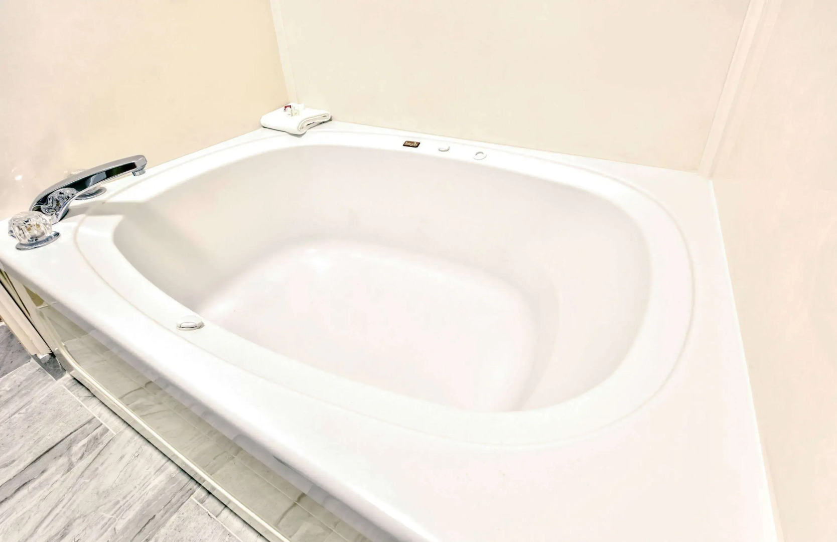 Super 8 by Wyndham Mobile/Tillmans Corner