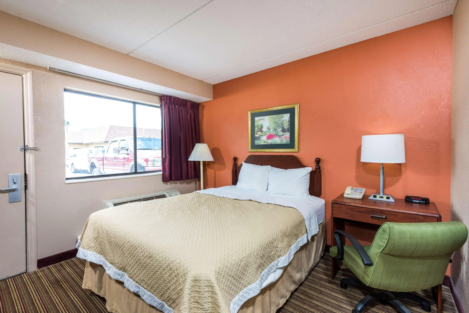 Days Inn by Wyndham Pittsburgh-Harmarville