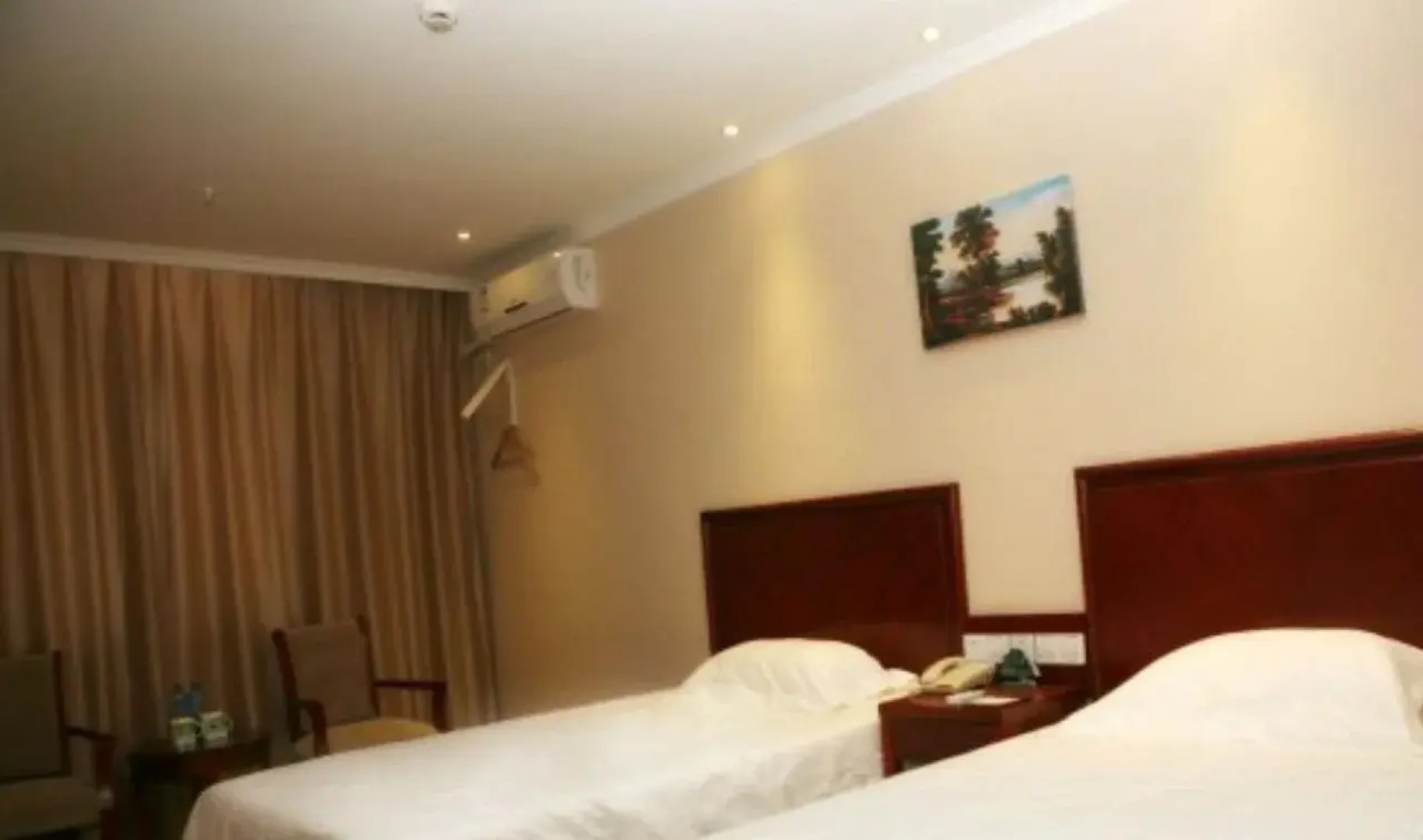 GreenTree Inn Tulufan North Xihuan Road Express Hotel