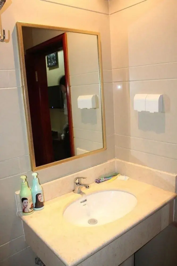 Shi Ji Huang Chao Holiday Hotel