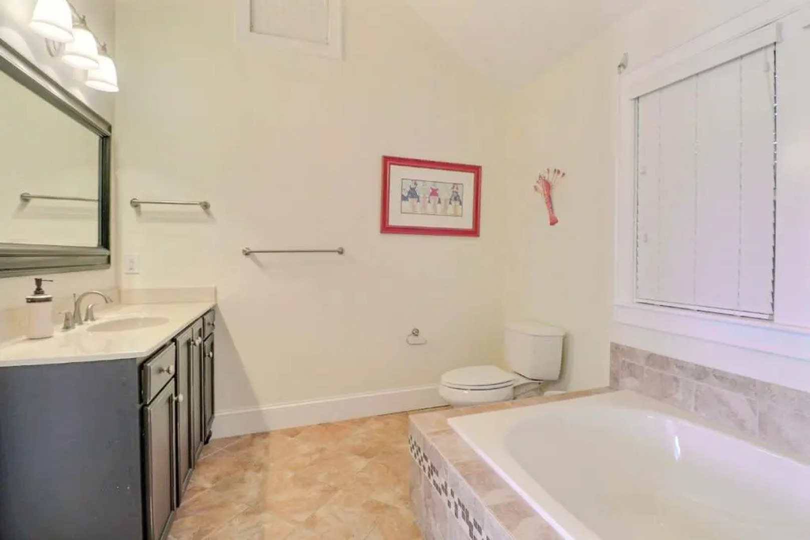 1399 Carolina House 3 Min Walk to Beach