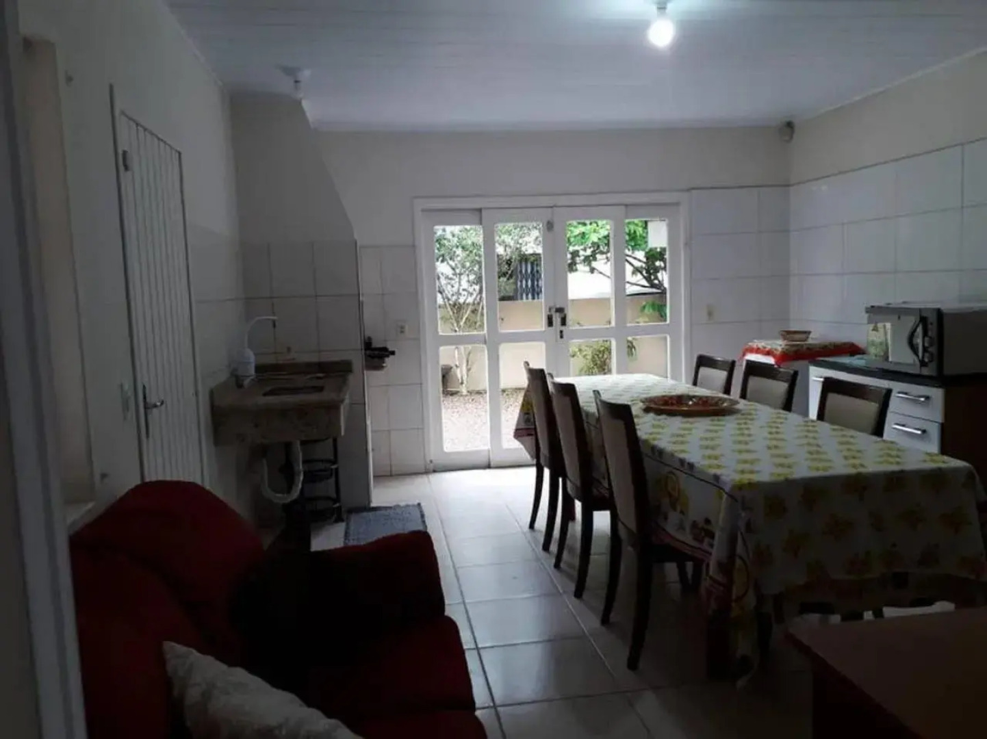 Casa de 03 dormitórios no centro de Bombinhas