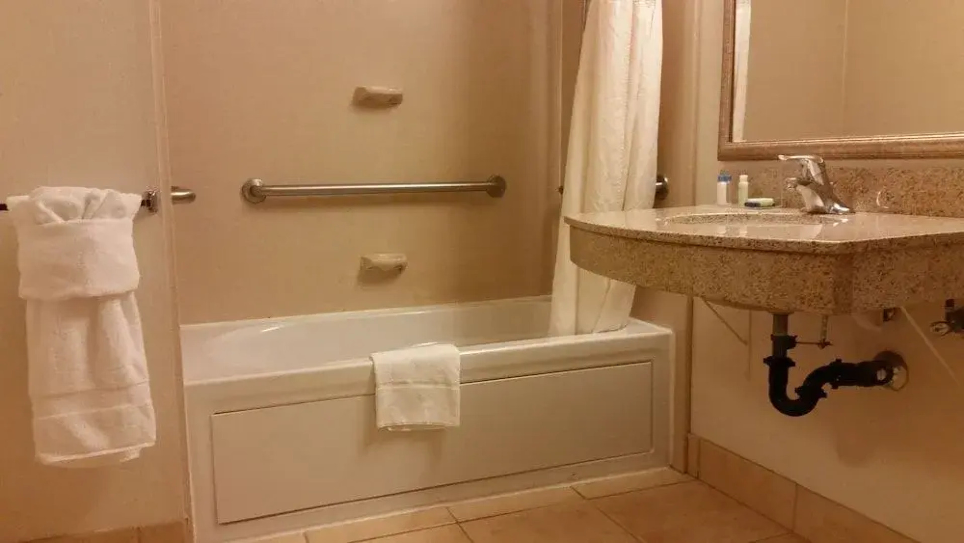 Hampton Inn & Suites Crescent Cty