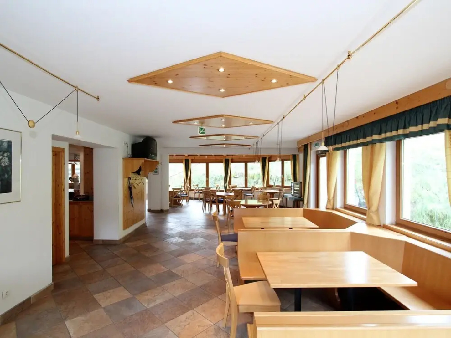 Refreshing Holiday Home With Balcony, Ski Storage, Garden