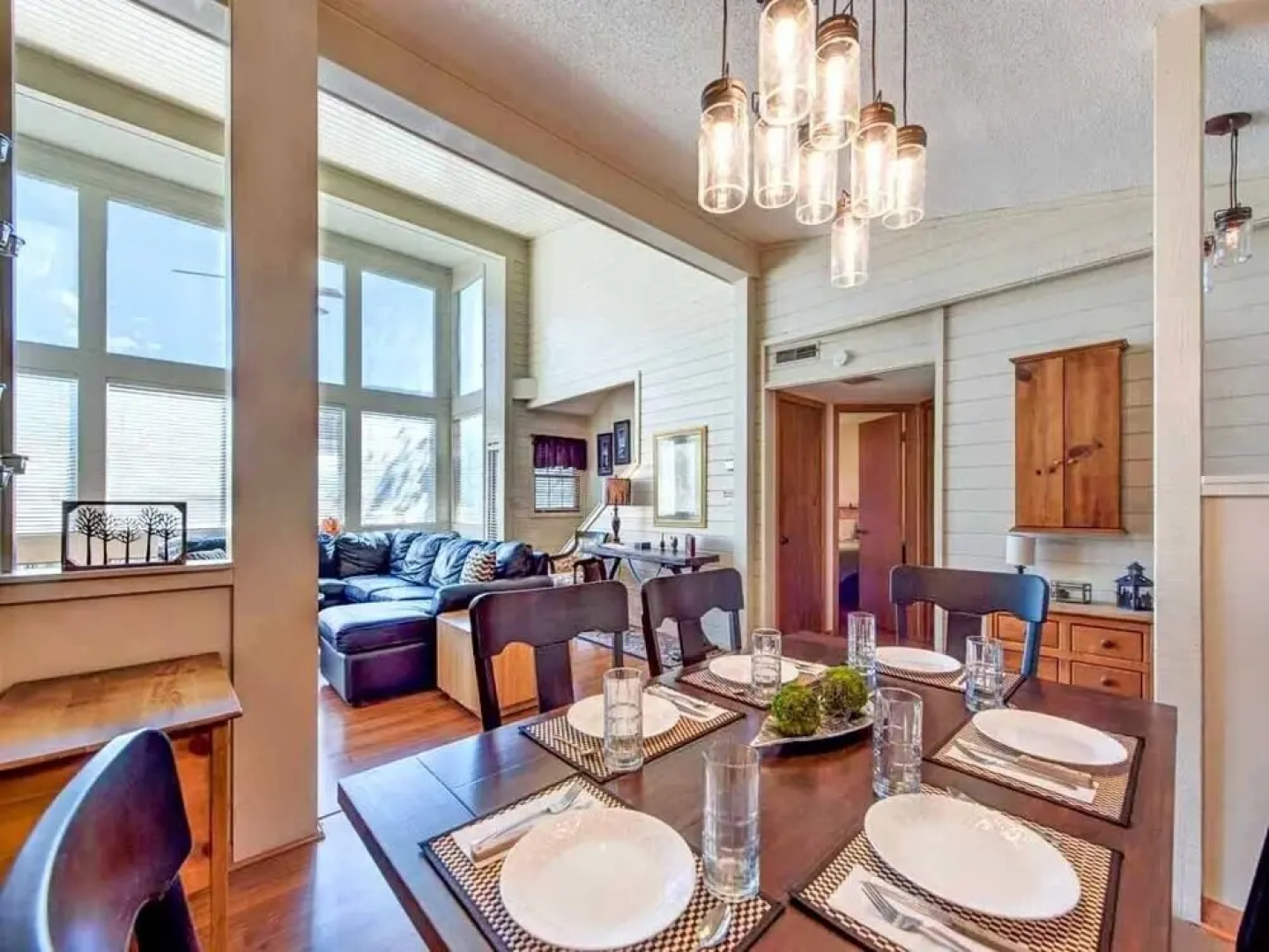 Woodshed 2 Bedroom Home with Mountain View