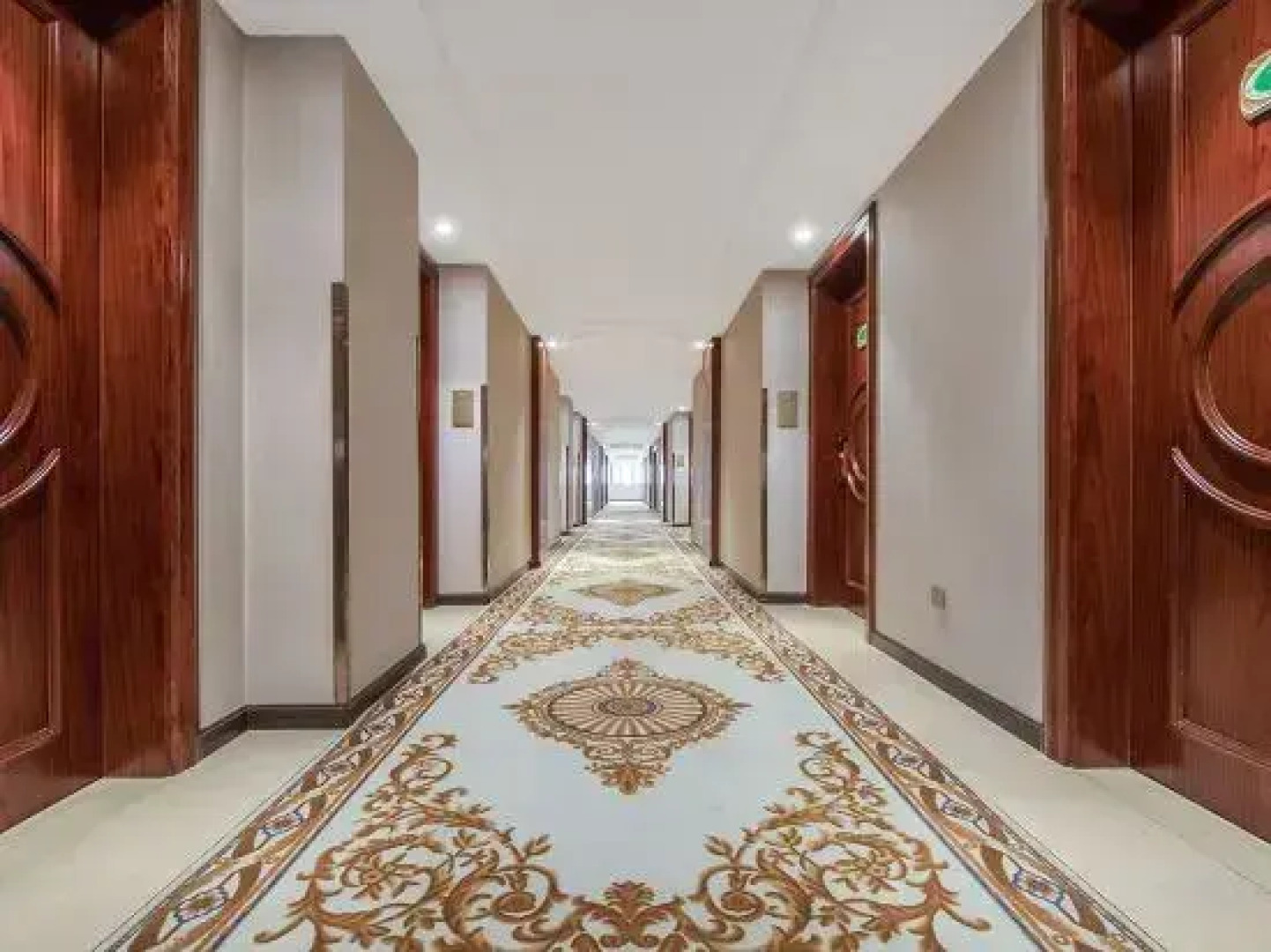 Vienna Hotel (Fengshan)