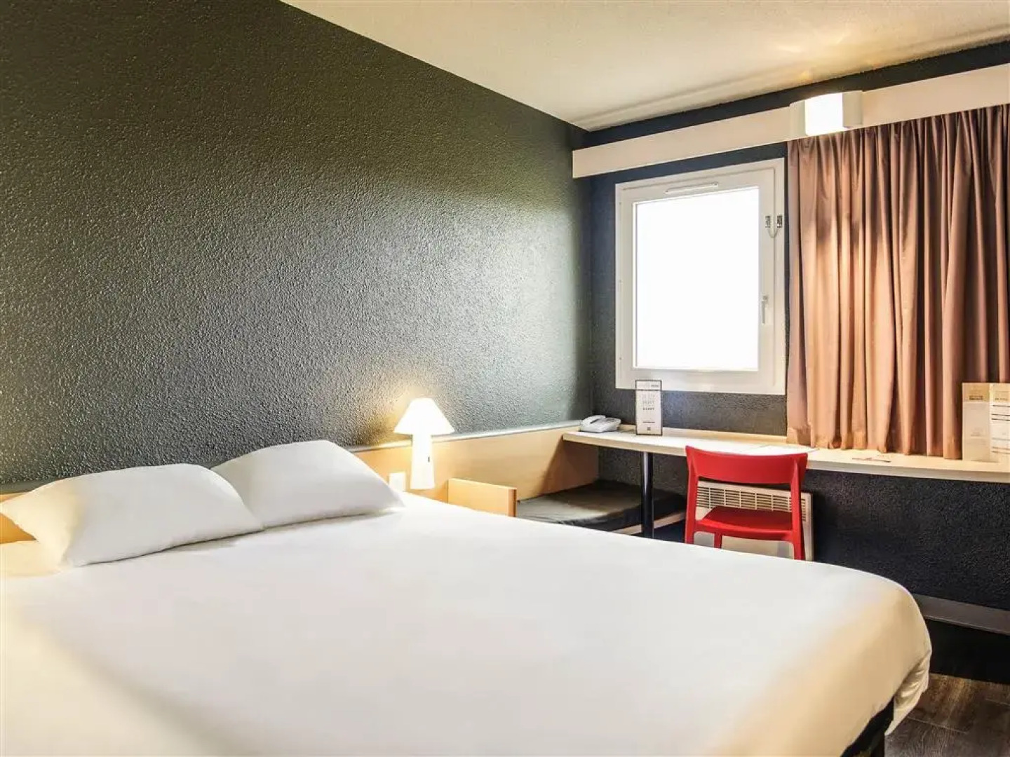 ibis Falaise Coeur de Normandie