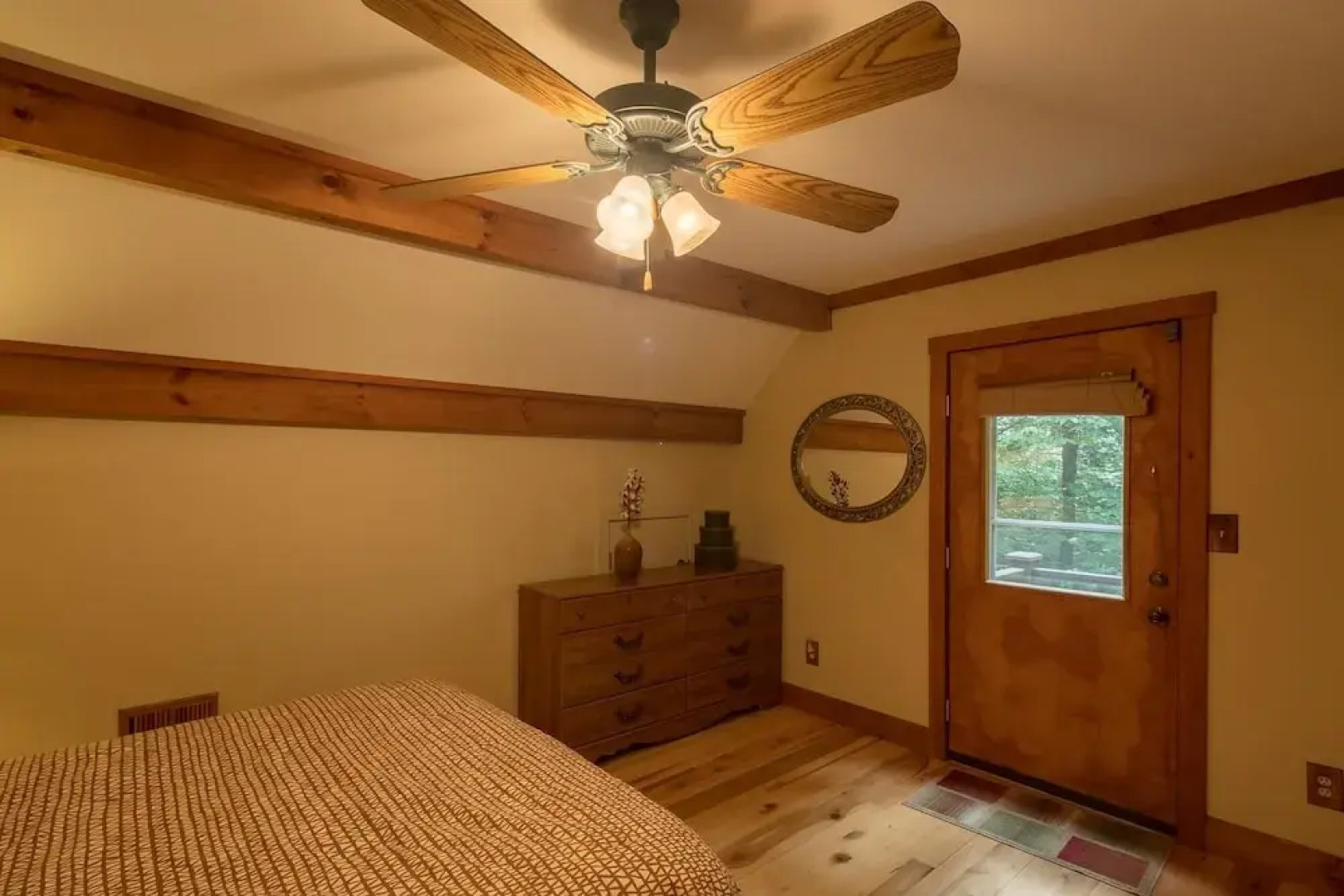 Hidden Creek Cabin Apartment