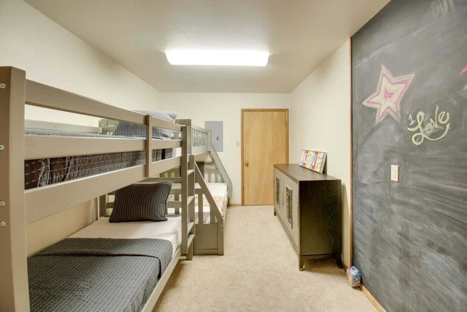 Lake Ouachita Vacation Rental w/ Community Pool