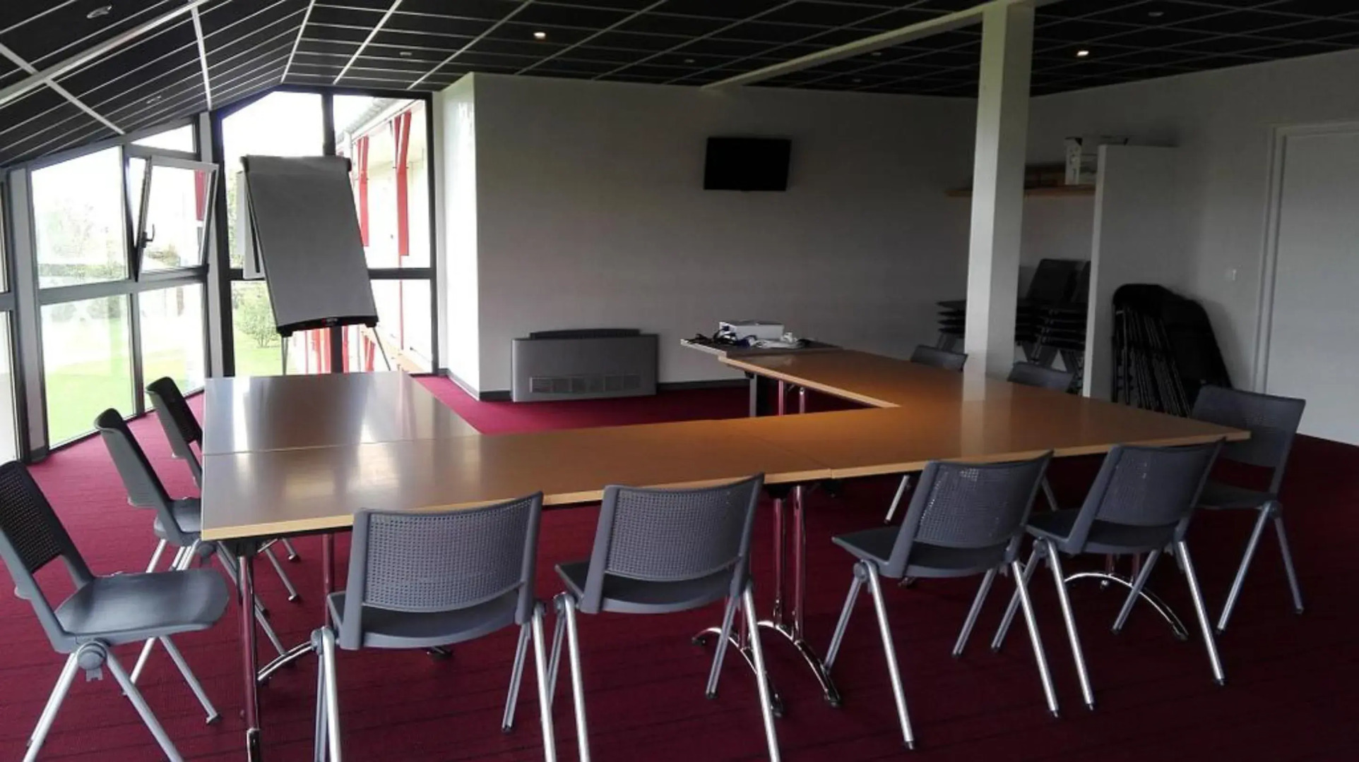 FastHotel Montmarault - Auberge du Grand Champ