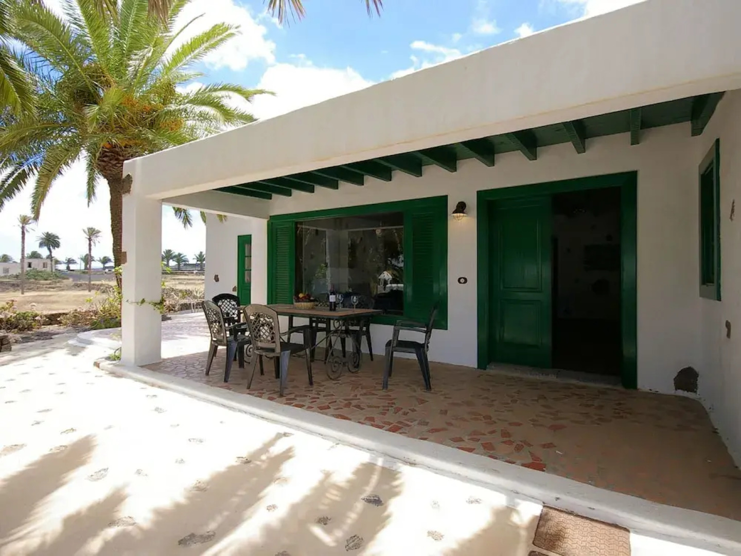 Spacious Villa in Haría With Swimming Pool