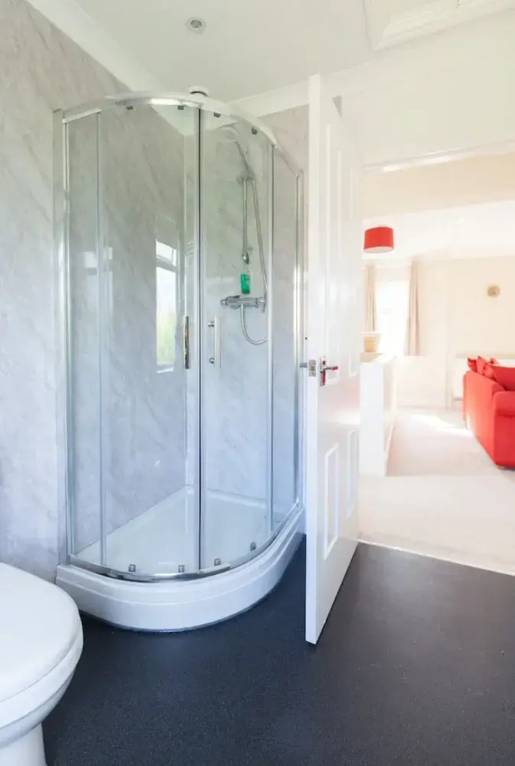 Toothbrush Apartments - Ipswich East - Cauldwell Ave