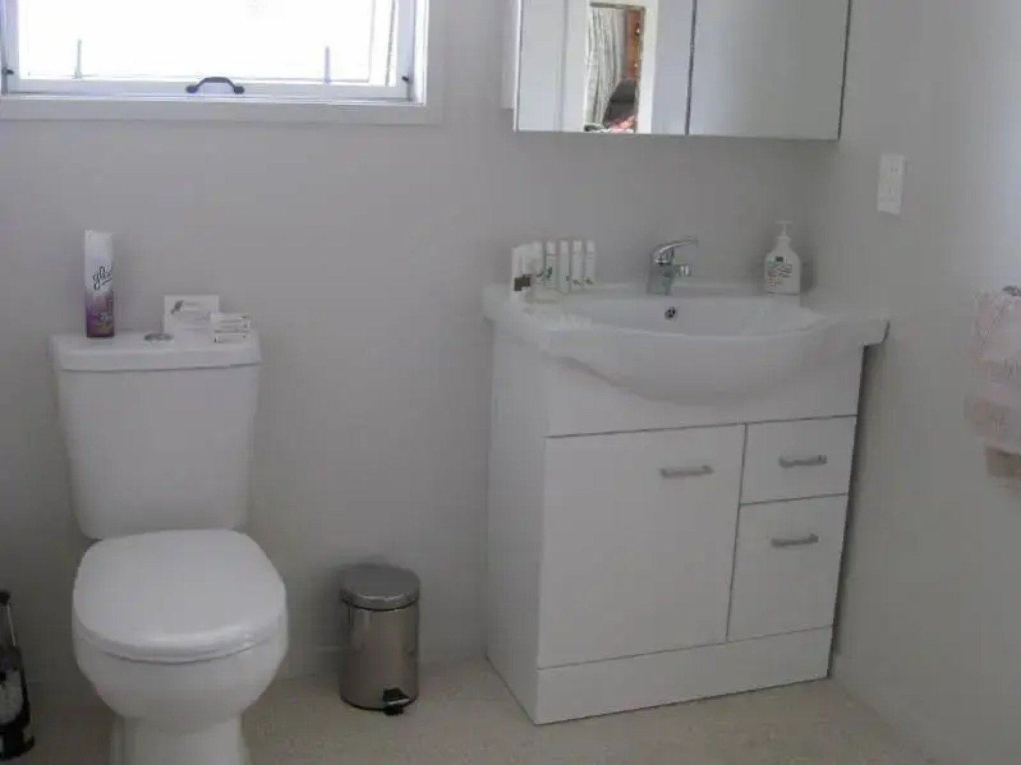 8076 Bed And Breakfast