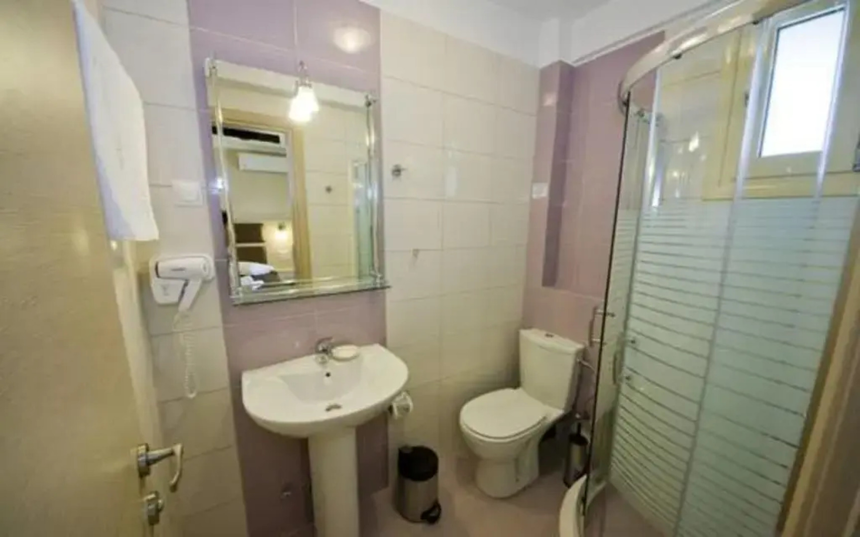 Gaia Studios & Apartments